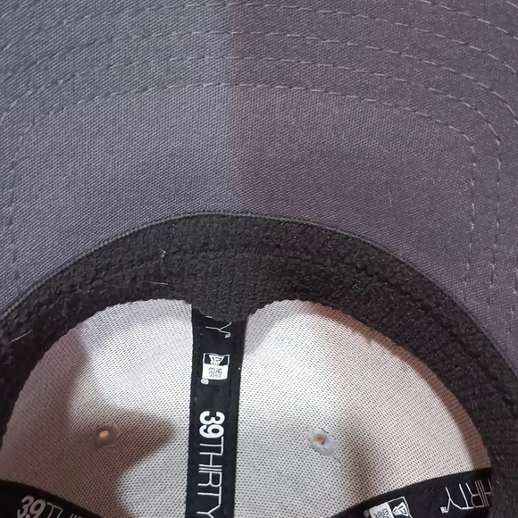 Raiders Gray and Black Cap - Picture 10 of 12